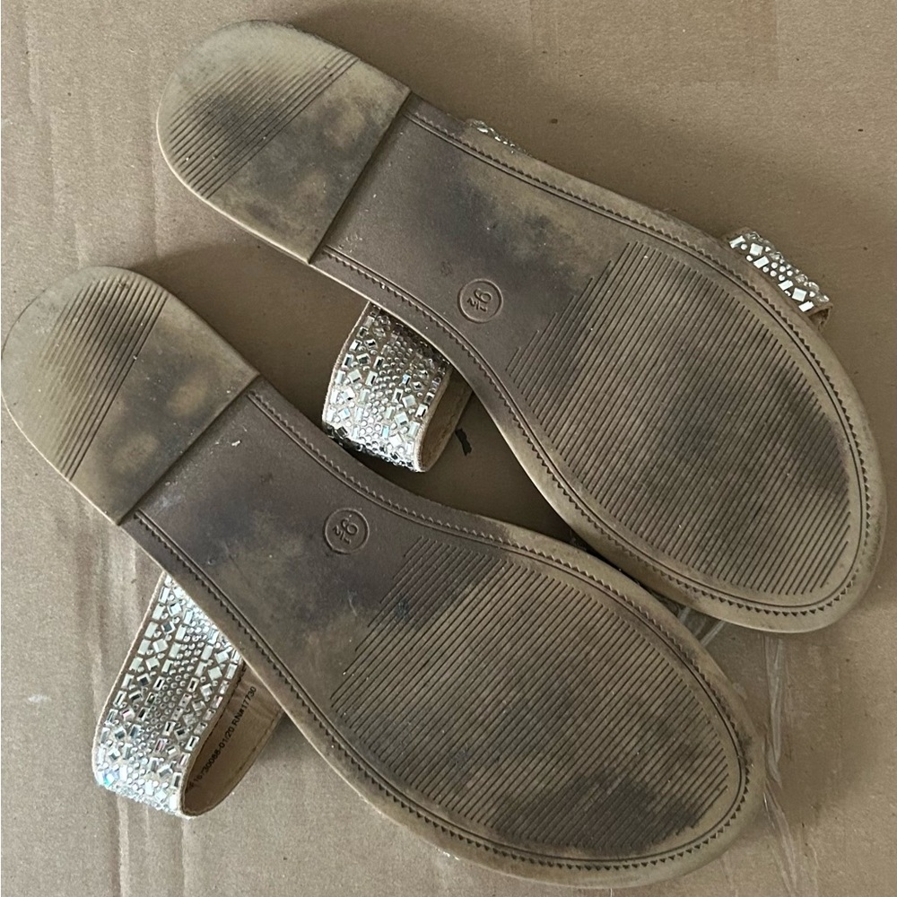🔥2/$20🔥Target sandals with embellished straps - Picture 3 of 4